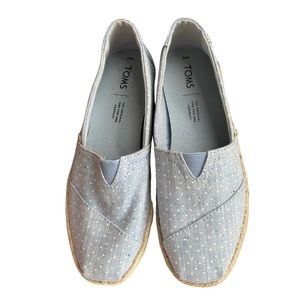 New Toms shoes! Never worn, size 9M,